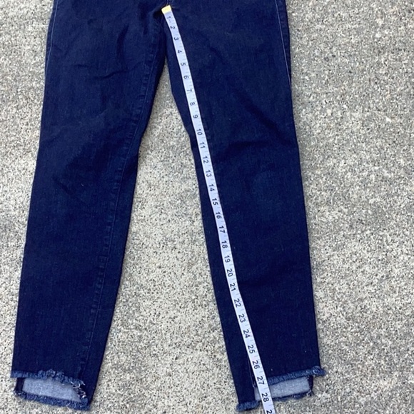 LILLY PULITZER DARK BLUE WASH SKINNY JEANS RAW HEM SIZE 2 - Picture 4 of 12